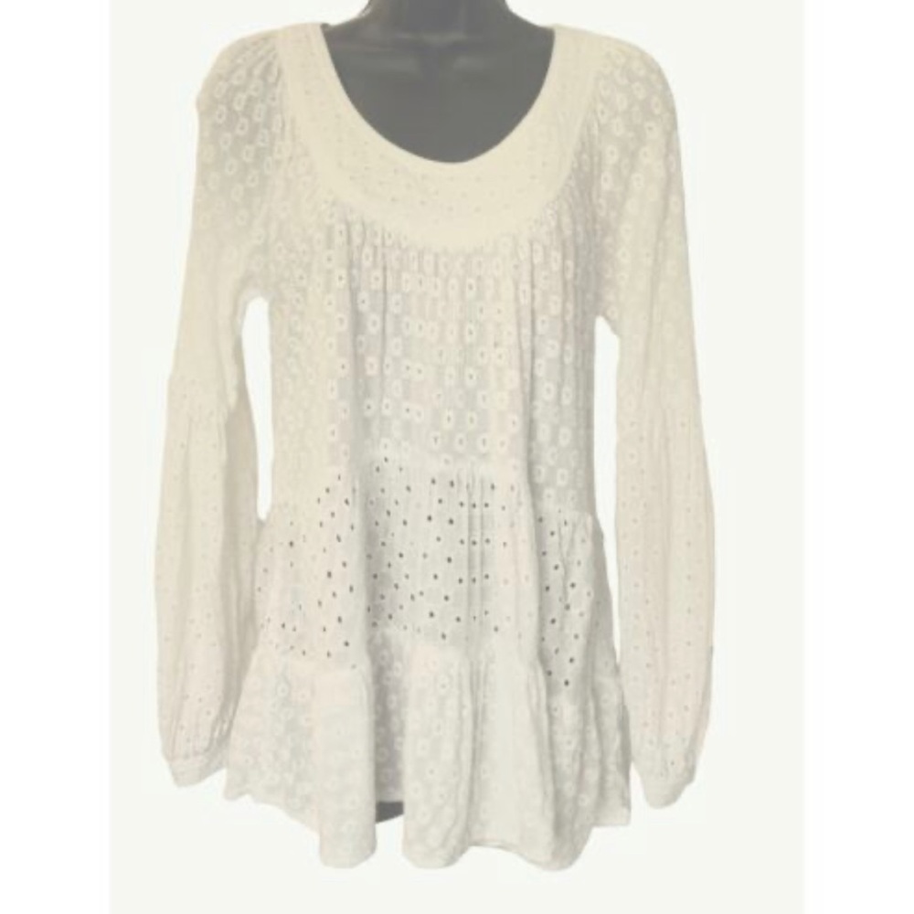 Anthropologie eyelet poet sleeve top sz M